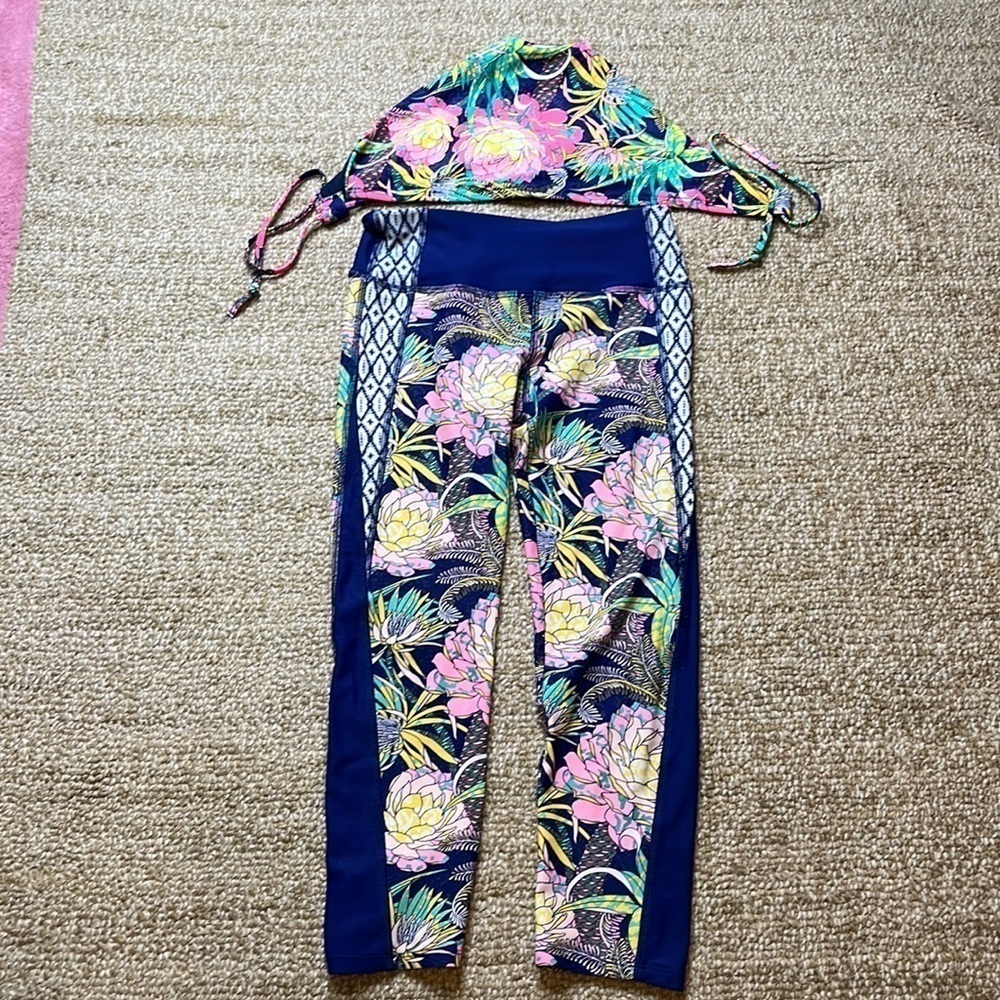 Breathe by Body glove tropical print  leggings with matching bikini top